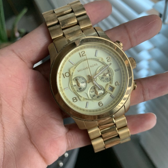 Classic Gold Michael Kors Watch - Picture 1 of 3